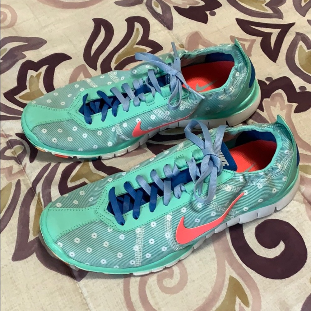 Nike Free Twist Training Sneakers 👟
